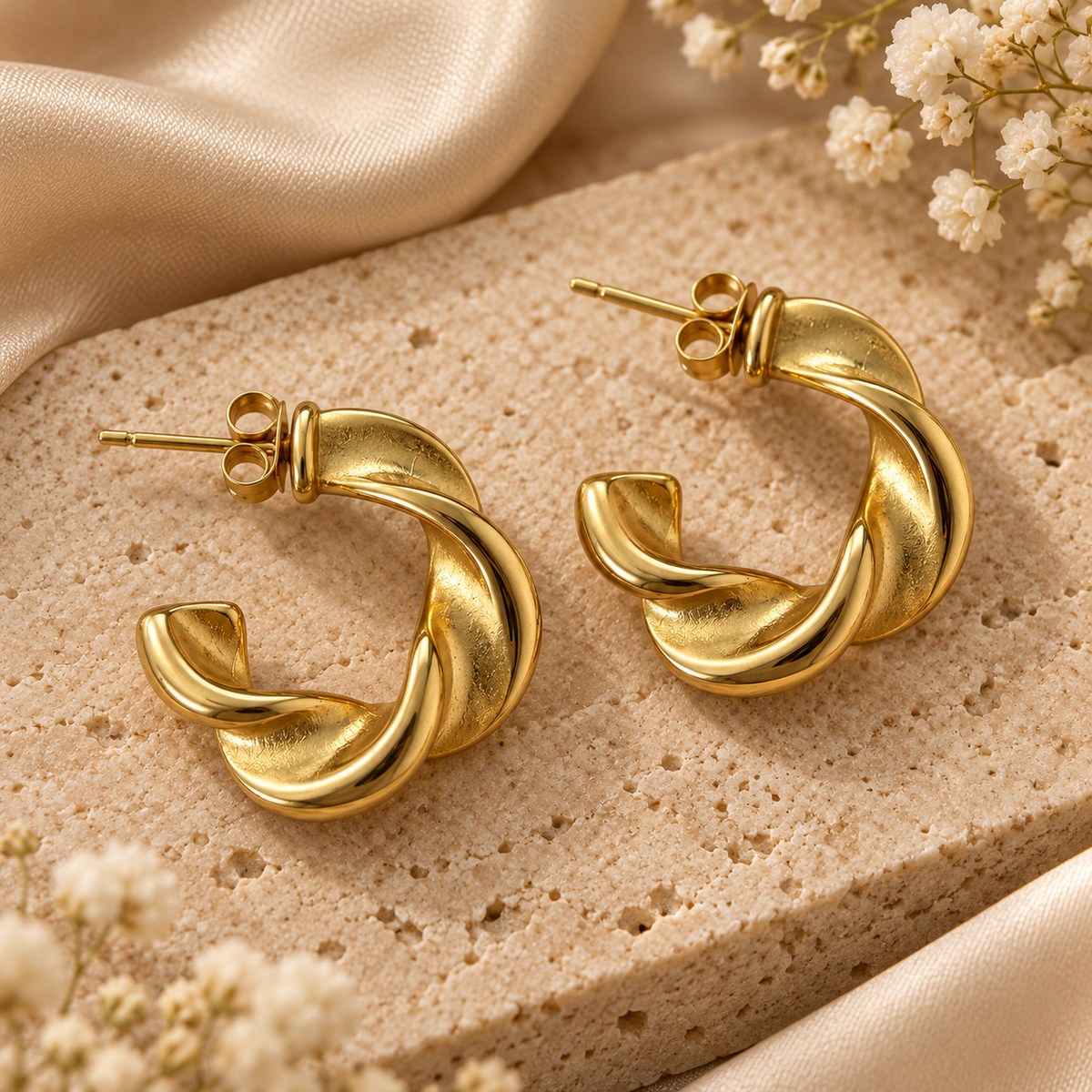 Χρυσά Σκουλαρίκια Twisted Hoops